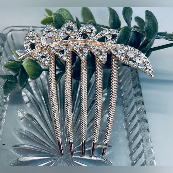 Elegant Gold Hair Comb with Rhinestones - Picture 2 of 5